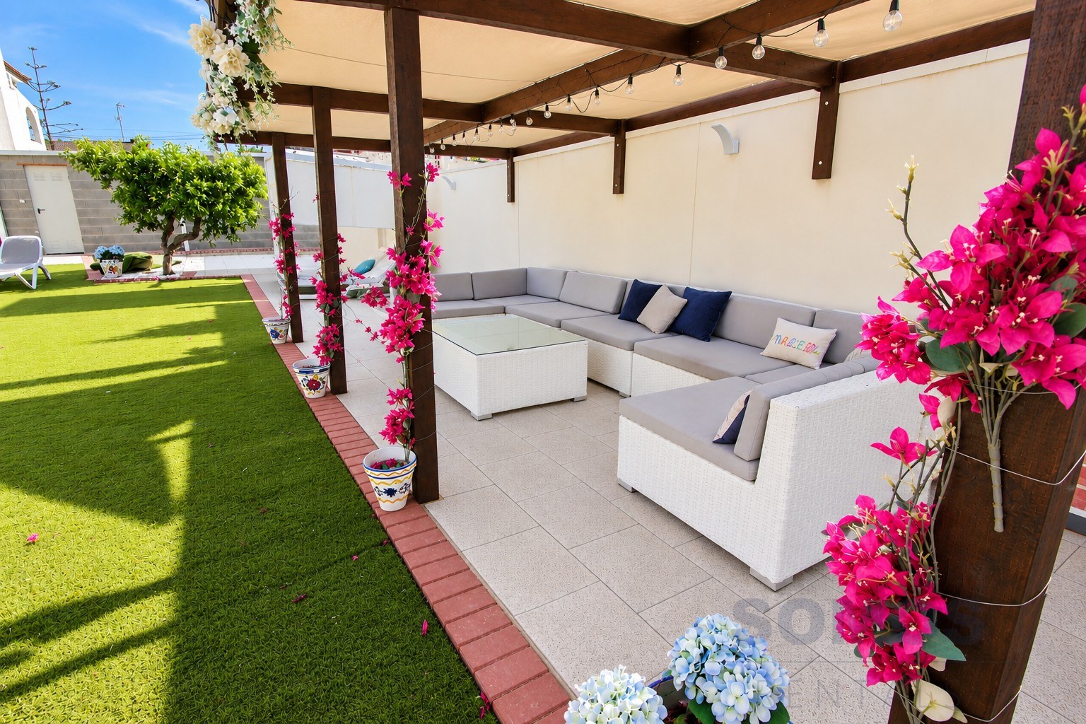 Jardín — Villa Ricardo, Urb La Marina