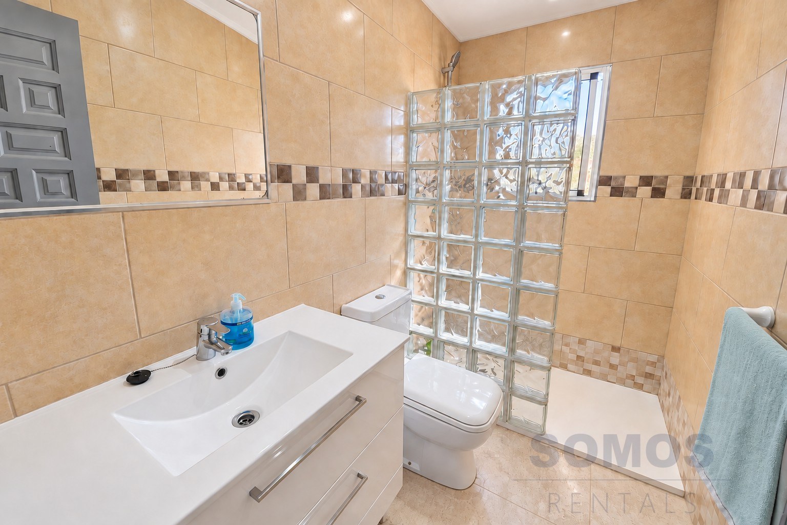 Bathroom — Villa Michelle, Urb La Marina