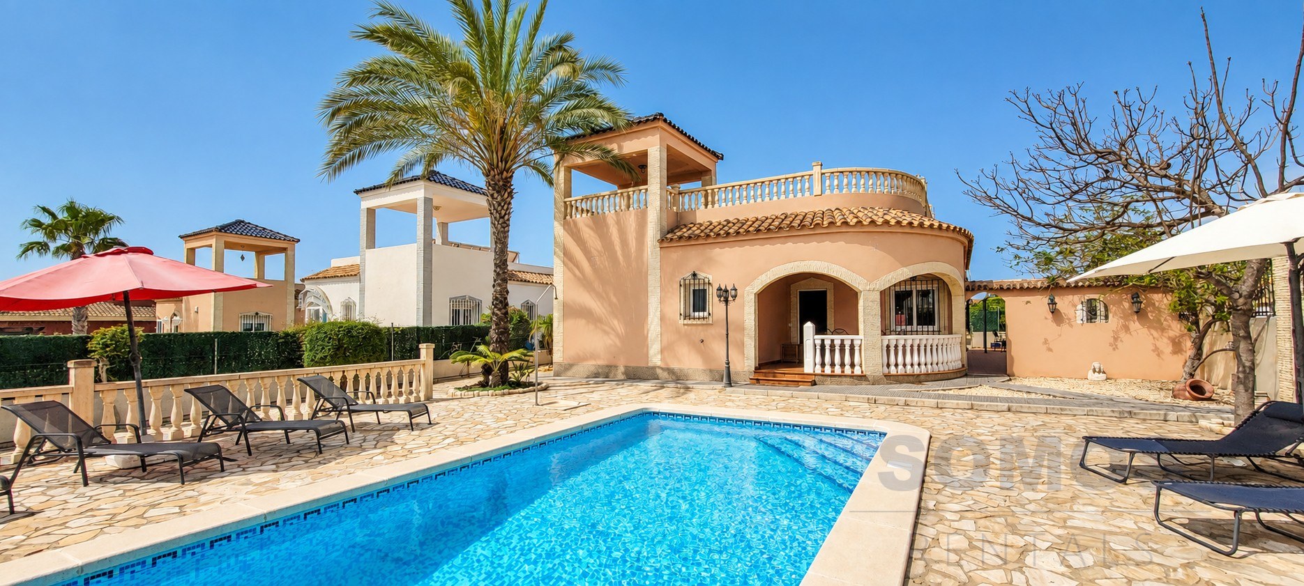 Private swimming pool — Villa Rosa, Urb La Marina