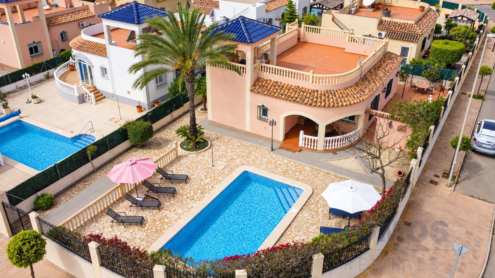 Exterior — Villa Rosa, Urb La Marina