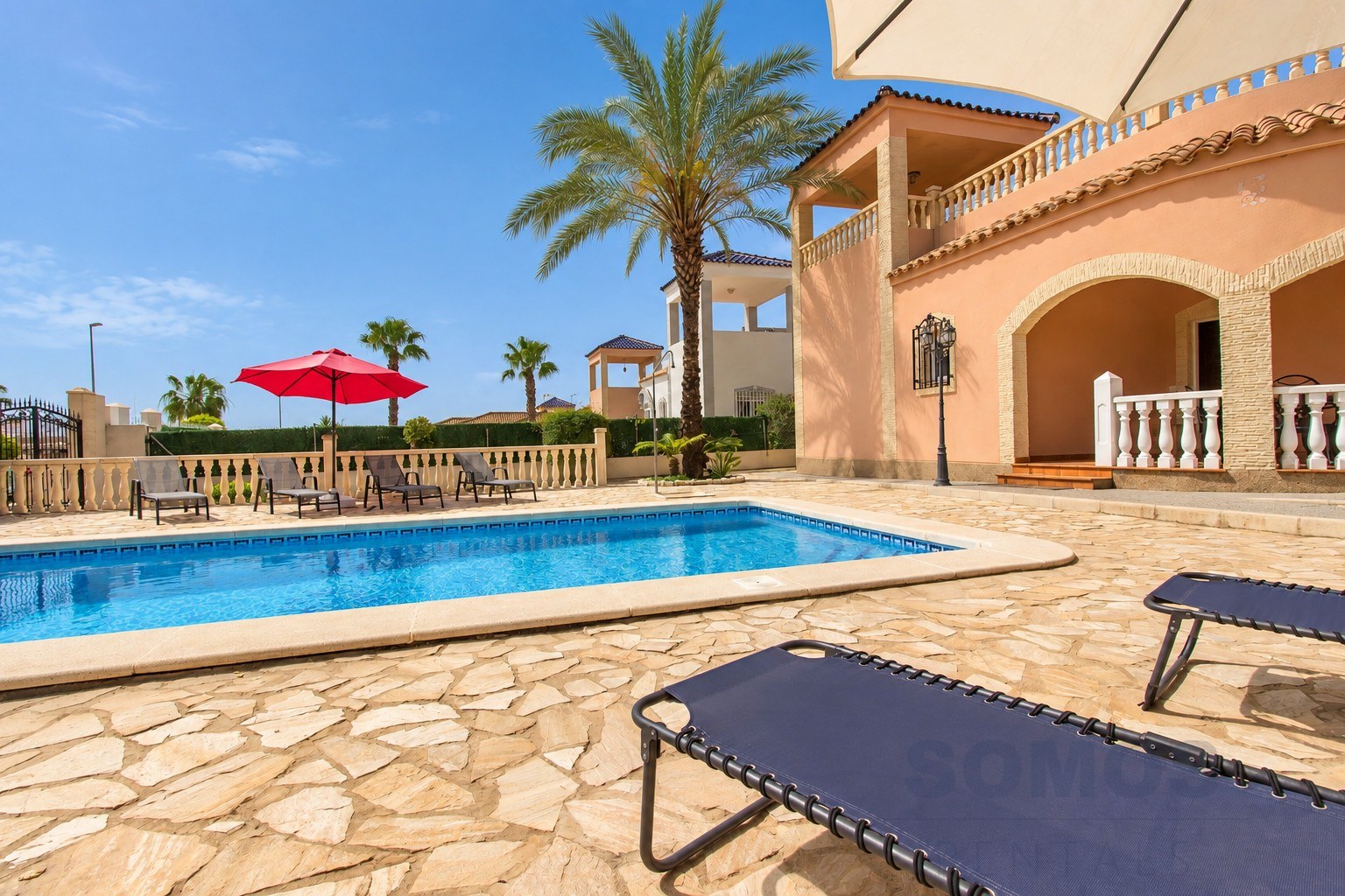 Private swimming pool — Villa Rosa, Urb La Marina