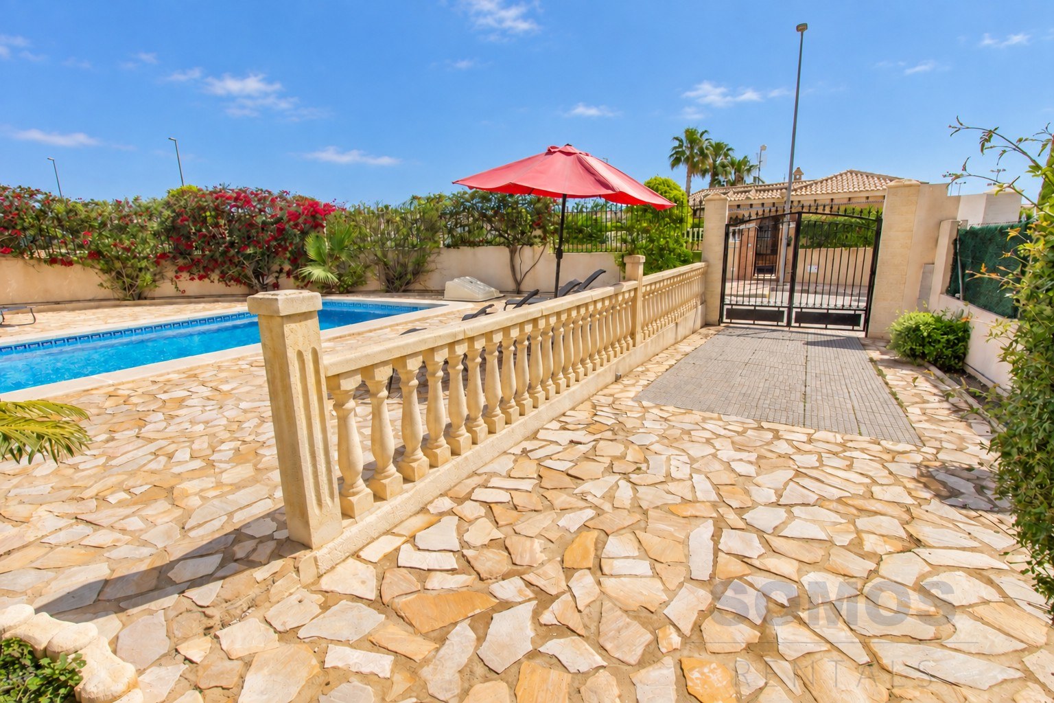 Driveway — Villa Rosa, Urb La Marina