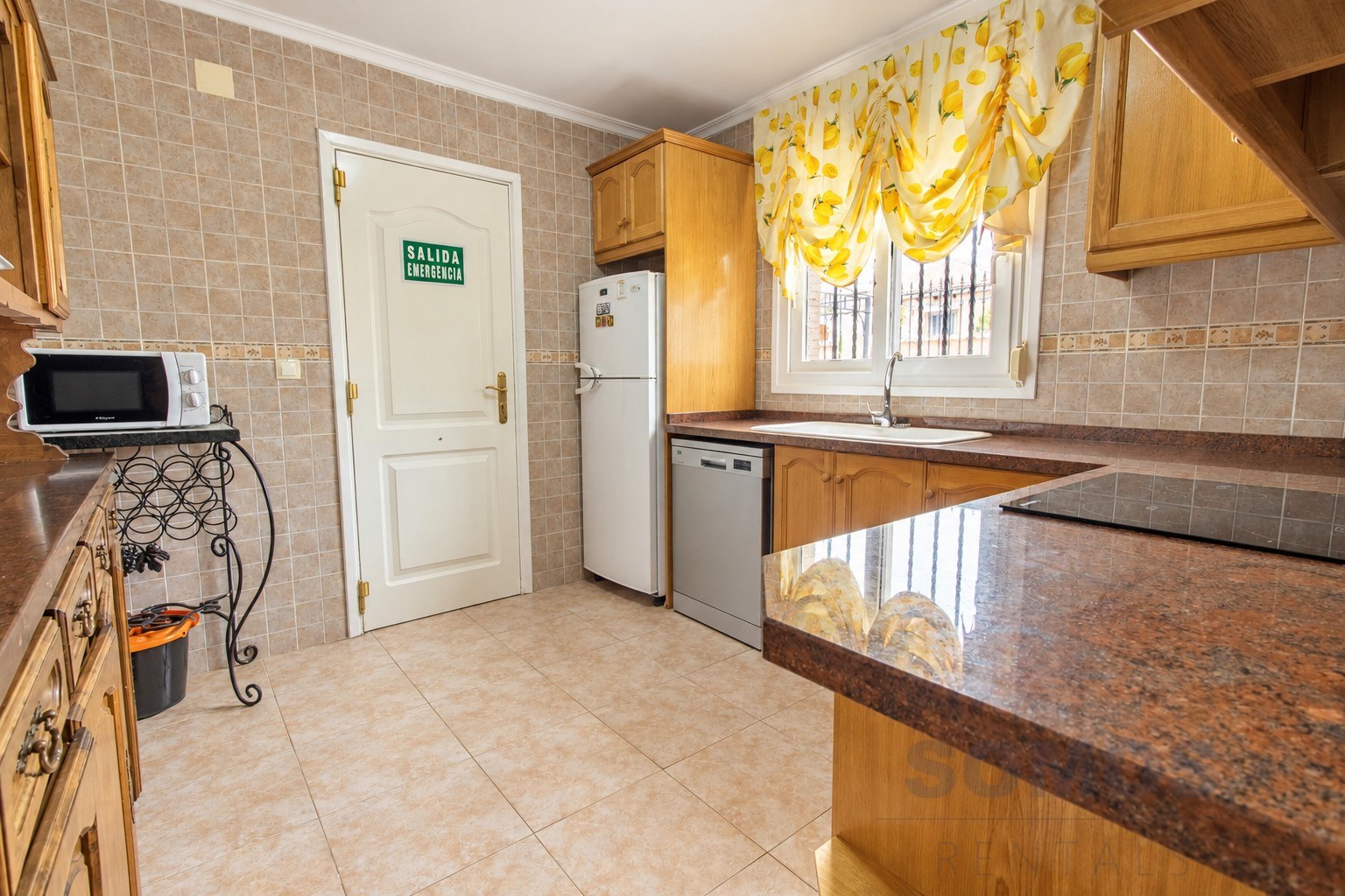 Kitchen — Villa Rosa, Urb La Marina