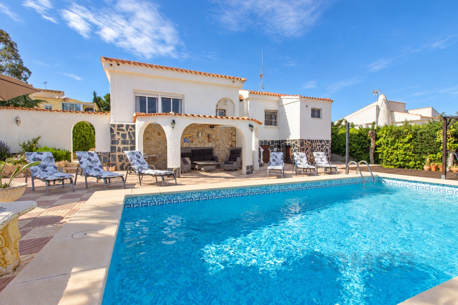 Private swimming pool — Villa Yolanda, Urb La Marina