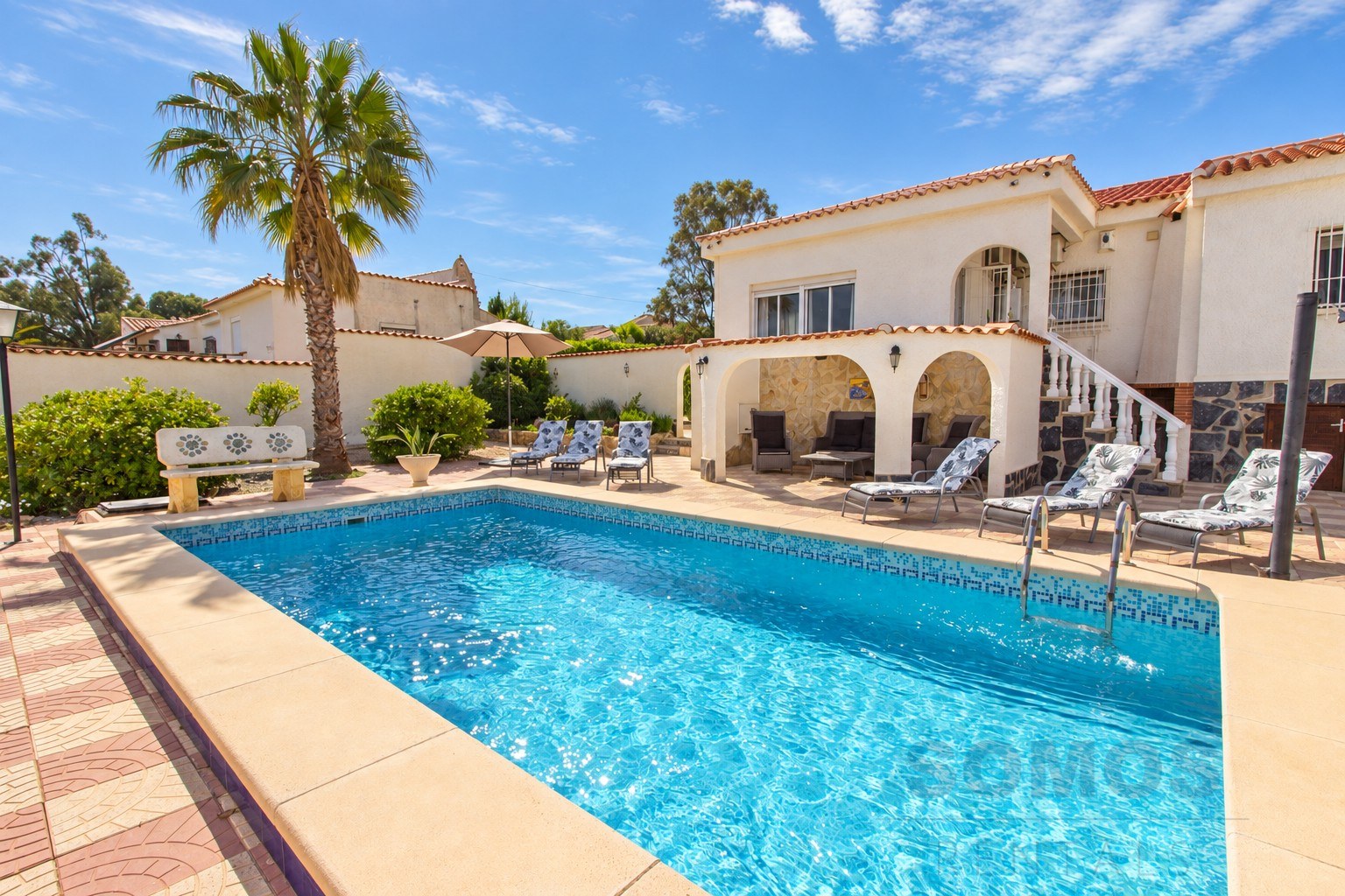 Private swimming pool — Villa Yolanda, Urb La Marina