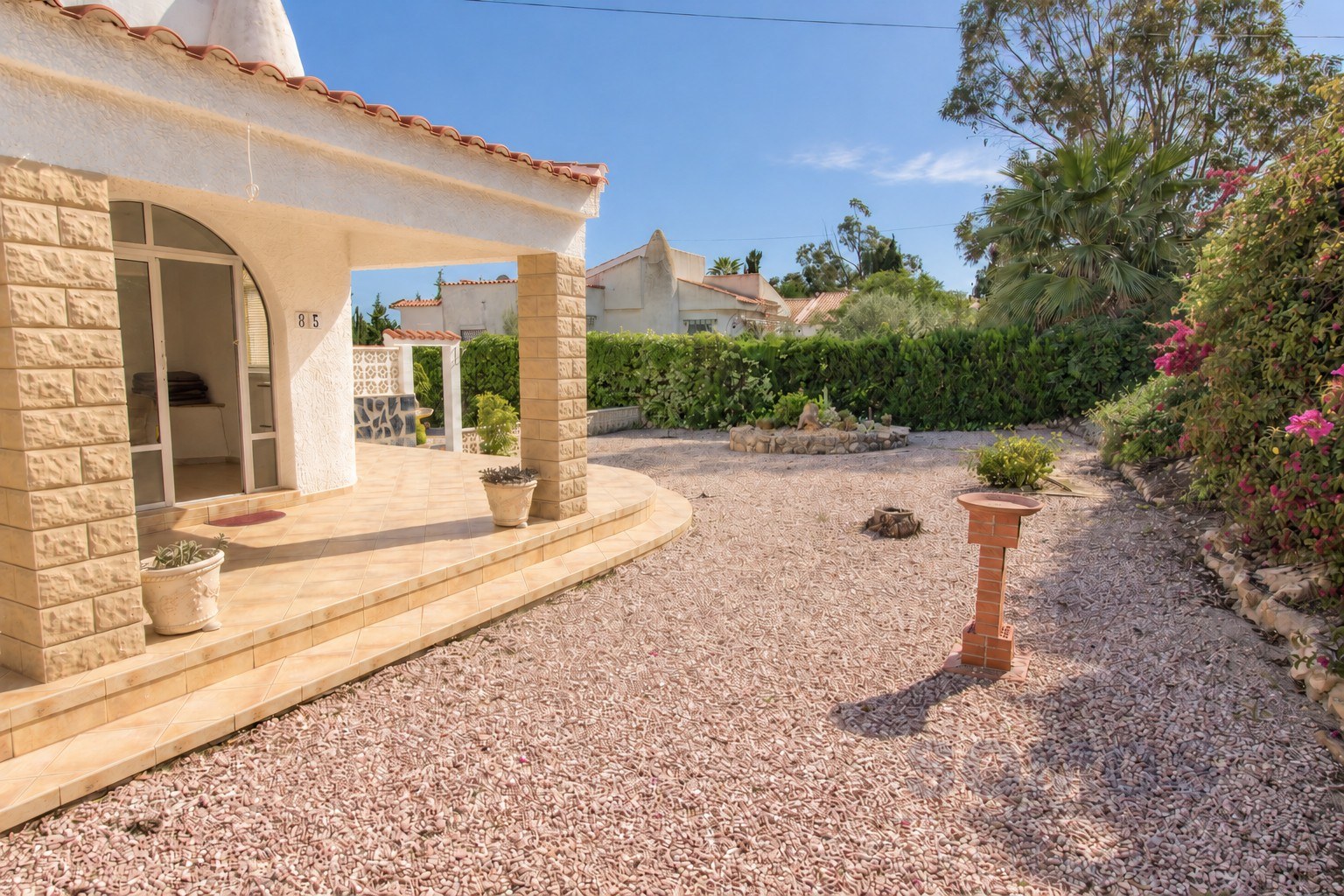 Garden — Villa Yolanda, Urb La Marina