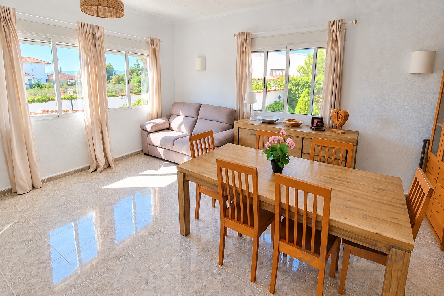 Dining room/4th Bedroom — Villa Yolanda, Urb La Marina