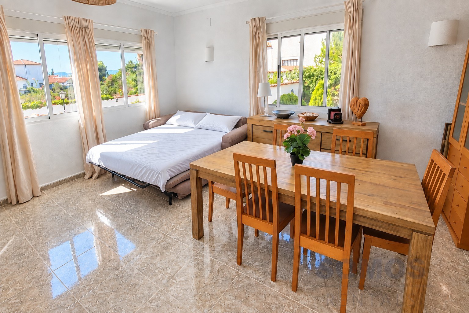Dining room/4th Bedroom — Villa Yolanda, Urb La Marina