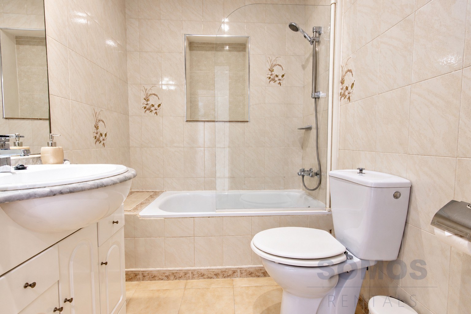 Bathroom 1 — Villa Yolanda, Urb La Marina