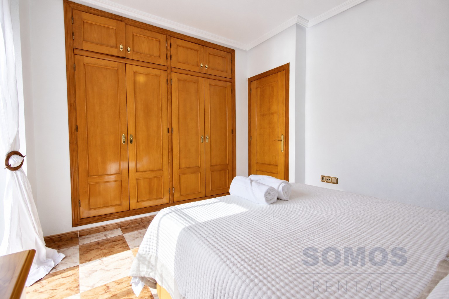 Master bedroom — Casa Marina del Rey, La Marina Village y El Pinet