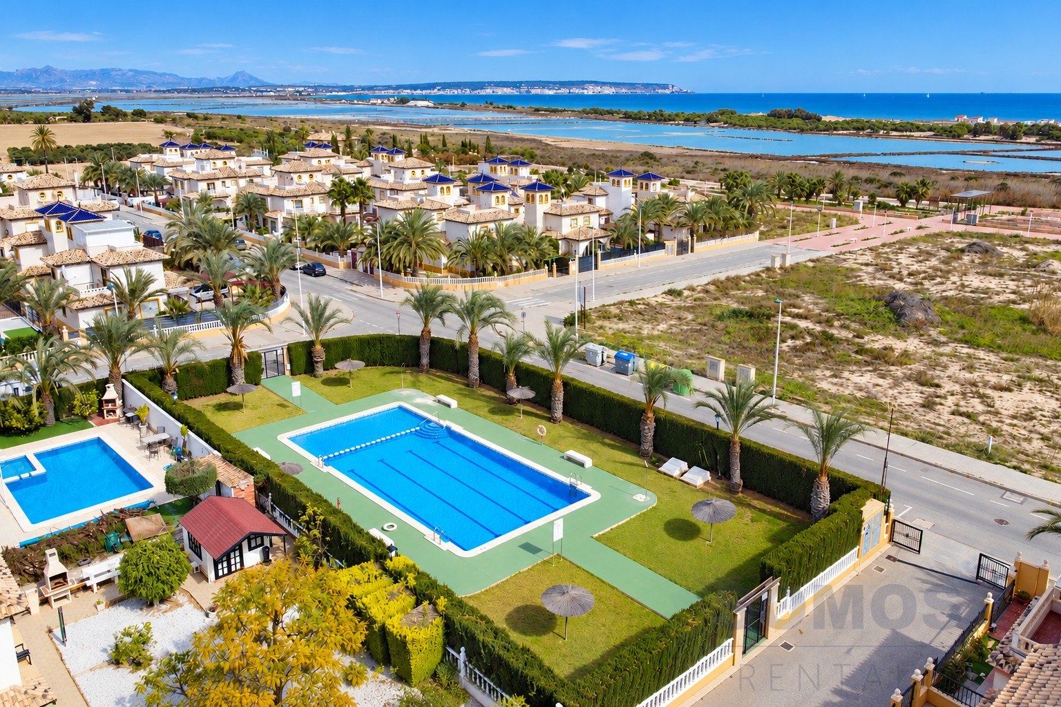 Communal swimming pool — Casa Marina del Rey, La Marina Village y El Pinet