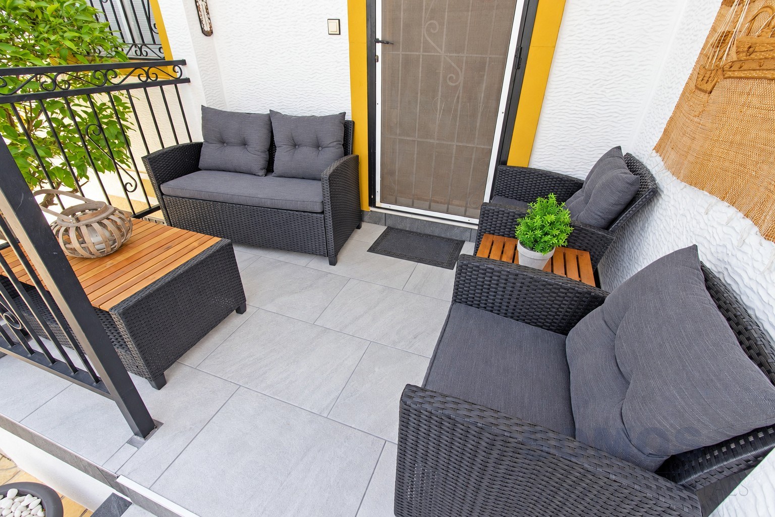Covered porch — Casa Alfredo, Urb La Marina