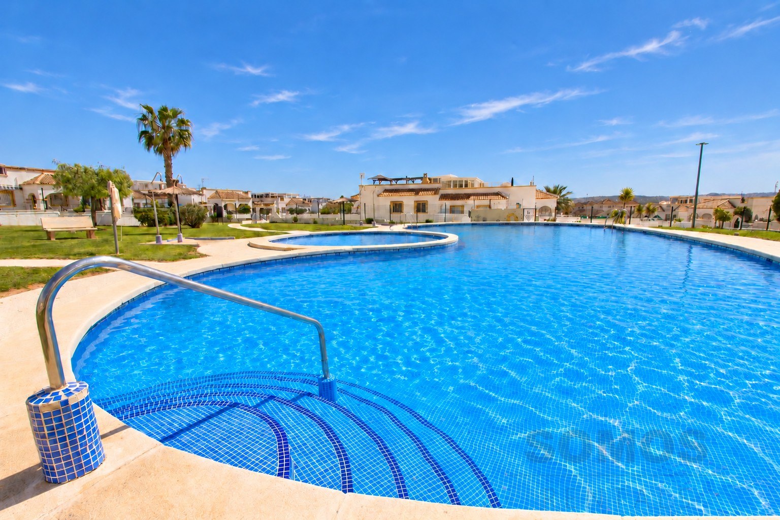 Communal swimming pool — Casa Arturo, Urb La Marina